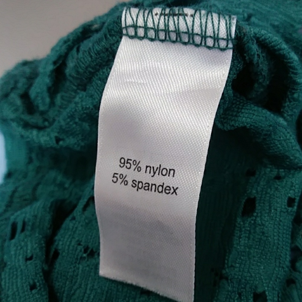 Green lace scoop neck shirt - Picture 3 of 3